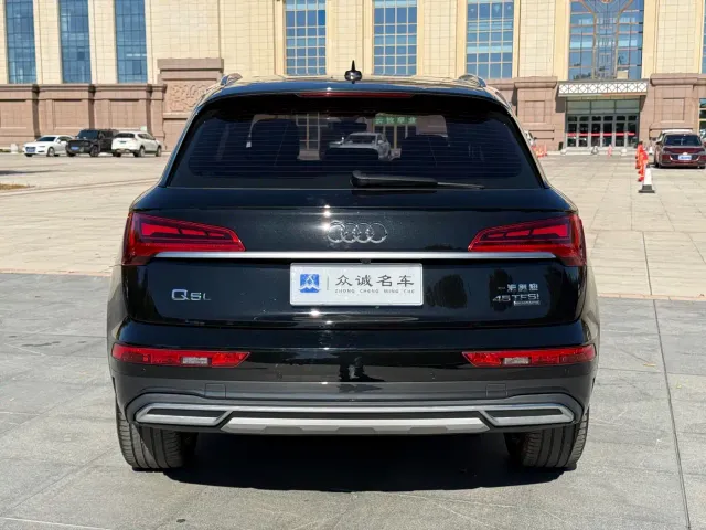 Audi Q5L — Фото автомобиля 8