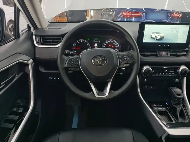 Toyota RAV4 — Фото автомобиля 10