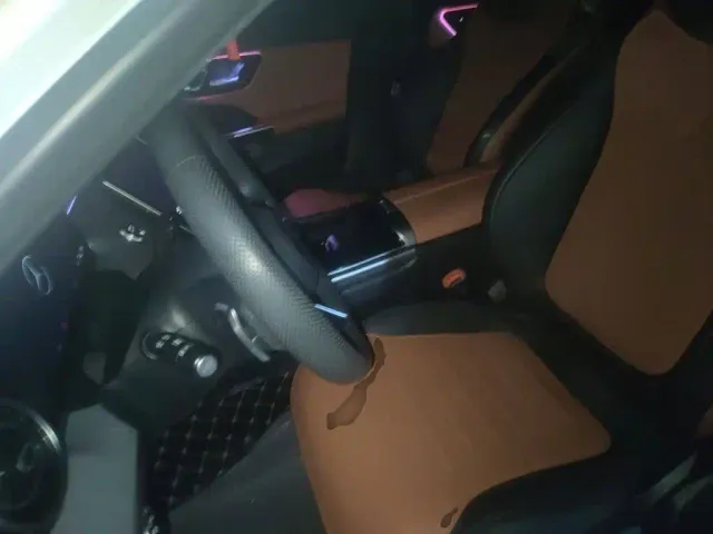 Mercedes-Benz C-Class — Фото автомобиля 11