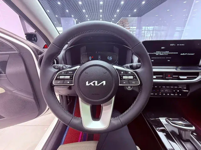 Kia K3 — Фото автомобиля 13