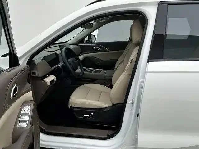 Haval Haval H6L 2026 2.0T Standard Model — Фото автомобиля 13