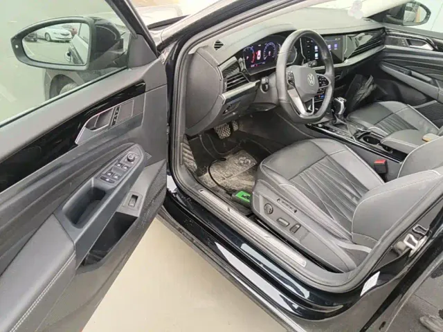 Volkswagen Passat — Фото автомобиля 15