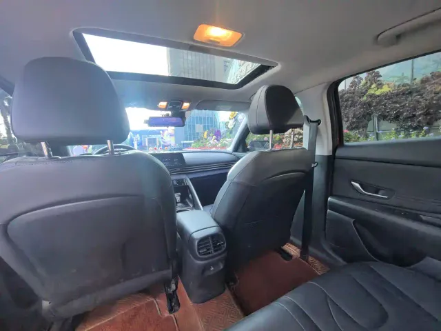 Hyundai Elantra — Фото автомобиля 7