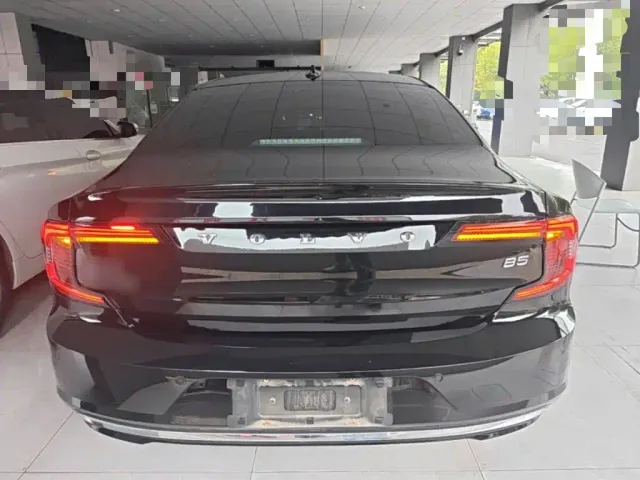 Volvo S90 — Фото автомобиля 5