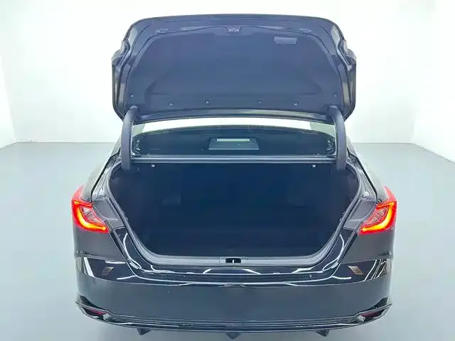 Toyota Camry — Фото автомобиля 15