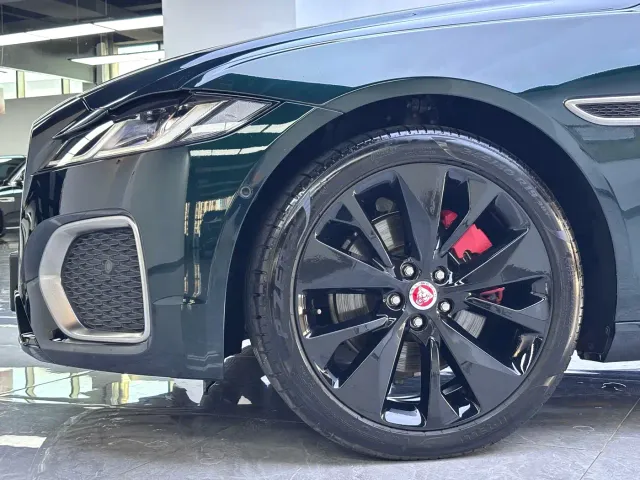 Jaguar XFL — Фото автомобиля 16