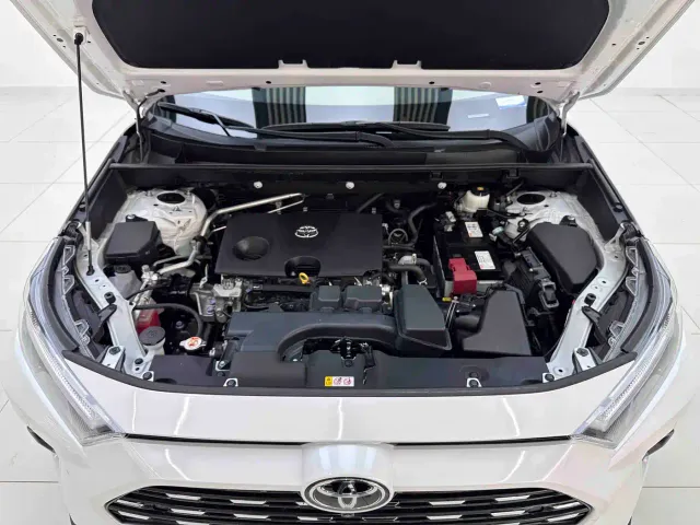 Toyota RAV4 — Фото автомобиля 8