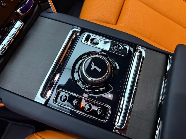 Rolls-Royce Cullinan — Фото автомобиля 15