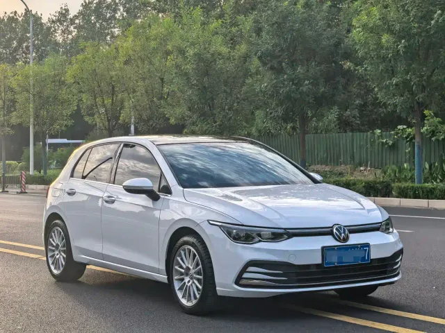 Volkswagen Golf — Фото автомобиля 2