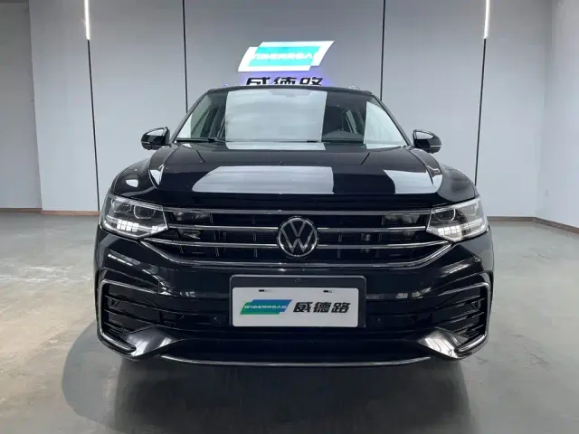 Volkswagen Tiguan L — Фото автомобиля 2
