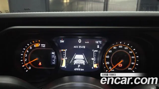 Jeep Wrangler — Фото автомобиля 11