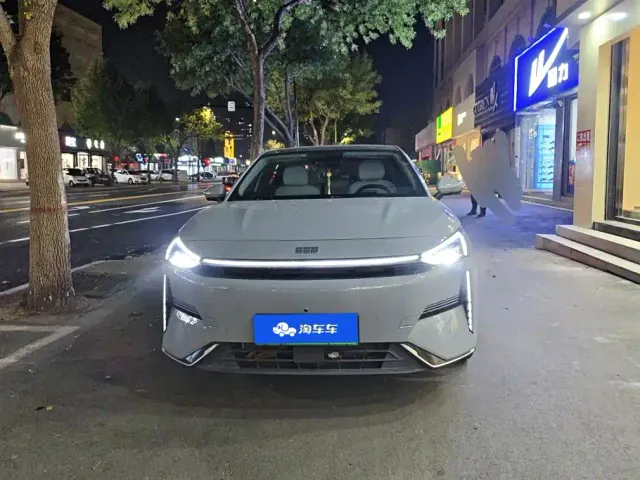 Geely Galaxy L6 — Фото автомобиля 2