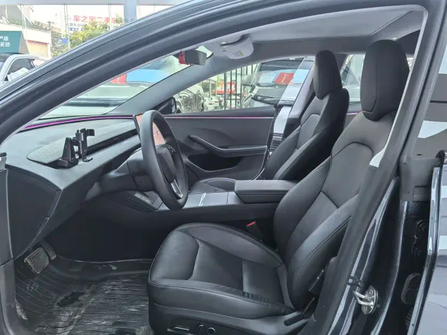 Tesla Model 3 — Фото автомобиля 6