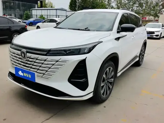 Фотография автомобиля — Changan CS75 Plus
