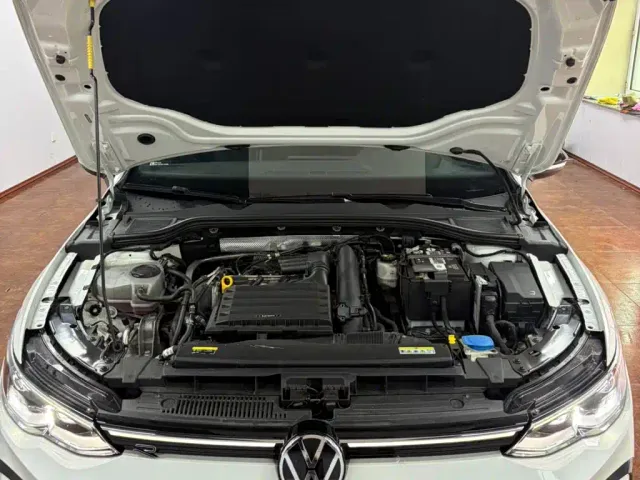 Volkswagen Golf — Фото автомобиля 18