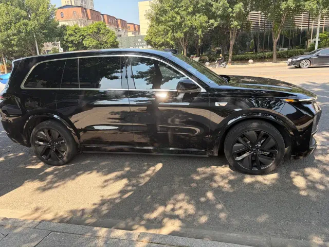 Li Auto L9 — Фото автомобиля 4
