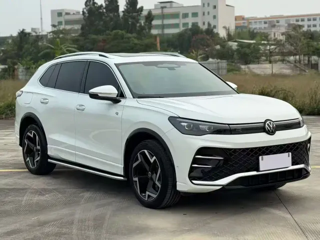 Volkswagen Tiguan L — Фото автомобиля 3