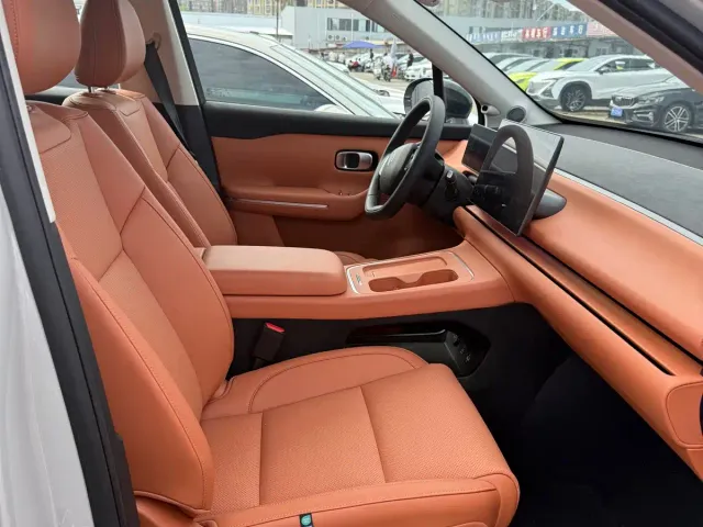 Leapmotor C10 — Фото автомобиля 4