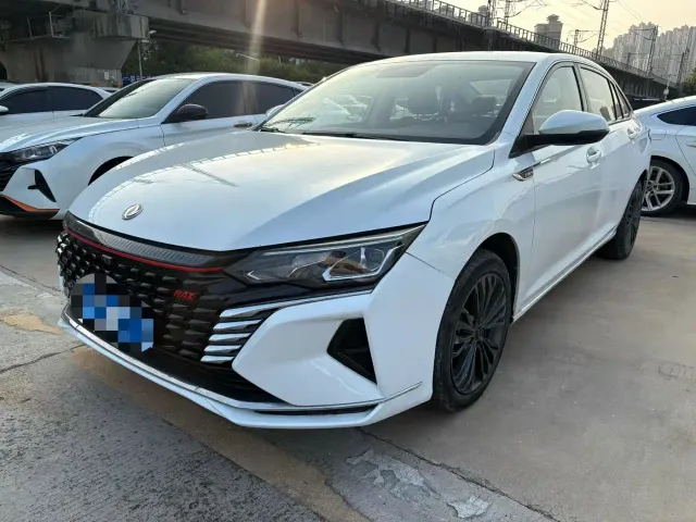 Фотография автомобиля — Dongfeng Yixuan MAX