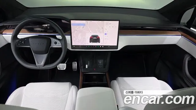 Tesla Model X — Фото автомобиля 7