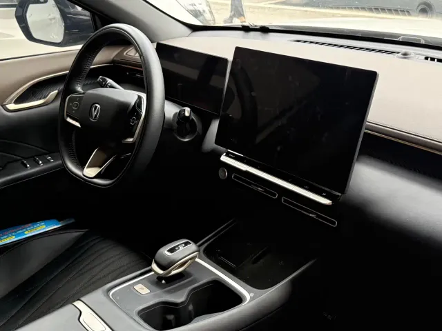 Changan Eado — Фото автомобиля 7