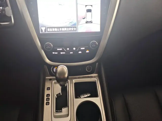 Nissan Murano — Фото автомобиля 10