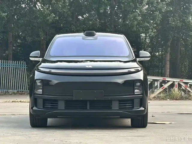 Li Auto L7 — Фото автомобиля 2