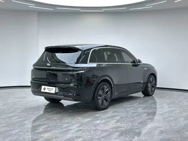 Li Auto L8 — Фото автомобиля 3