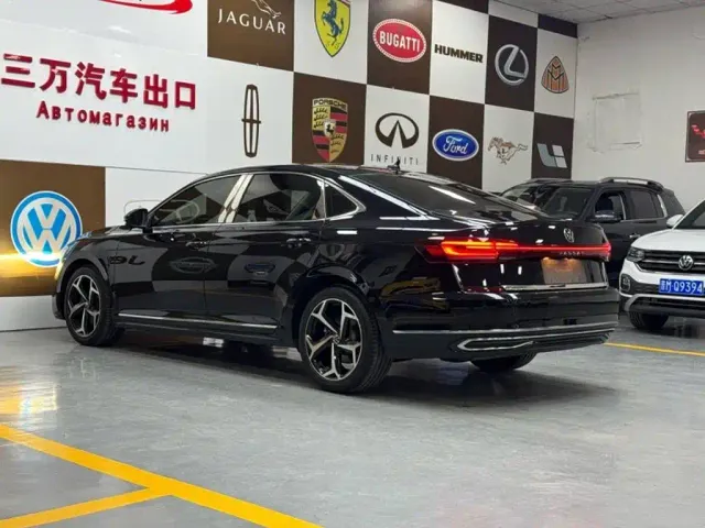 Volkswagen Passat — Фото автомобиля 4