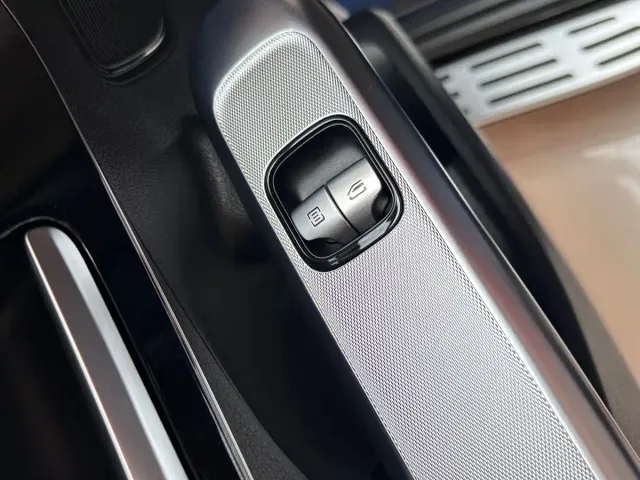 Mercedes-Benz EQE SUV — Фото автомобиля 24