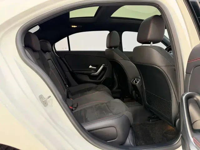 Mercedes-Benz A-Class — Фото автомобиля 24