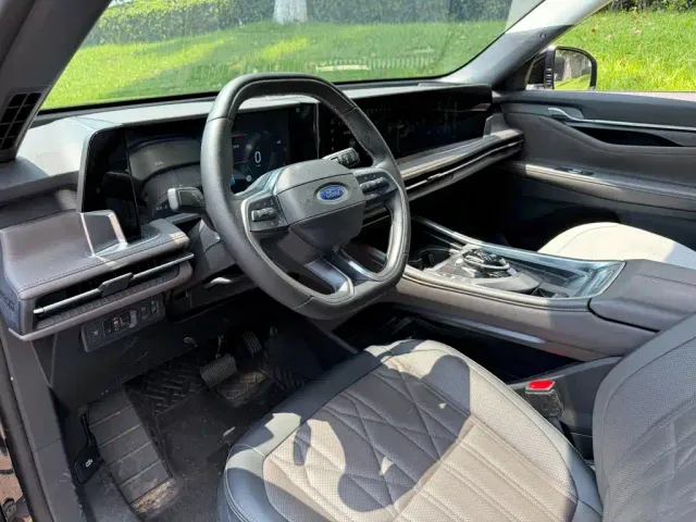 Ford Edge — Фото автомобиля 7