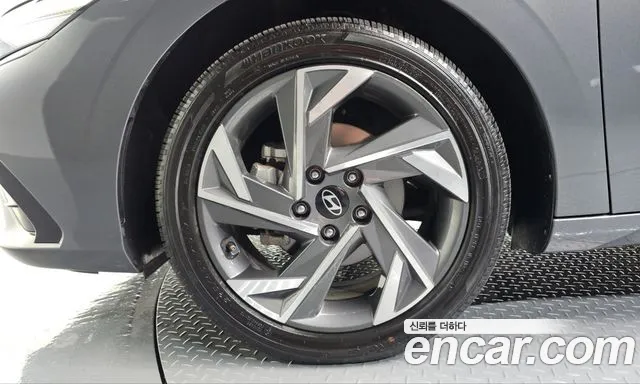 Hyundai Avante — Фото автомобиля 5