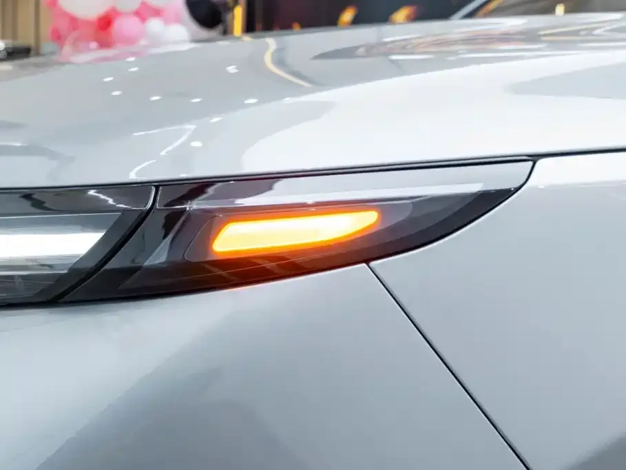 Li Auto Li Xiang L9 2022 Max — Фото автомобиля 8