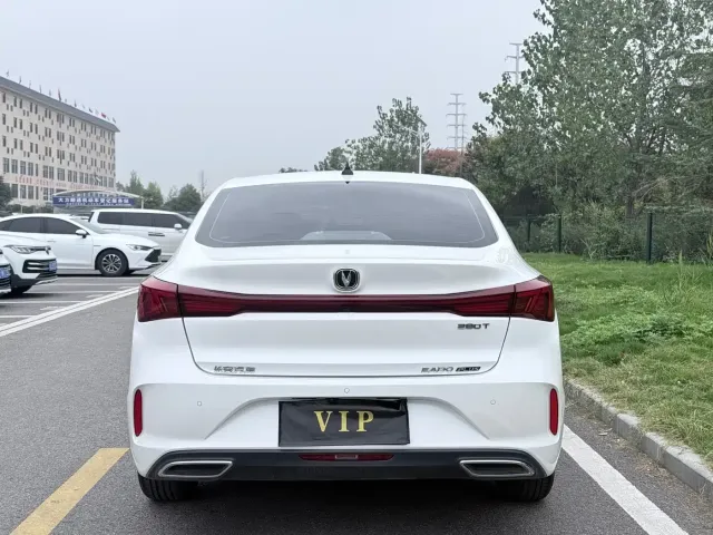 Changan Eado — Фото автомобиля 6
