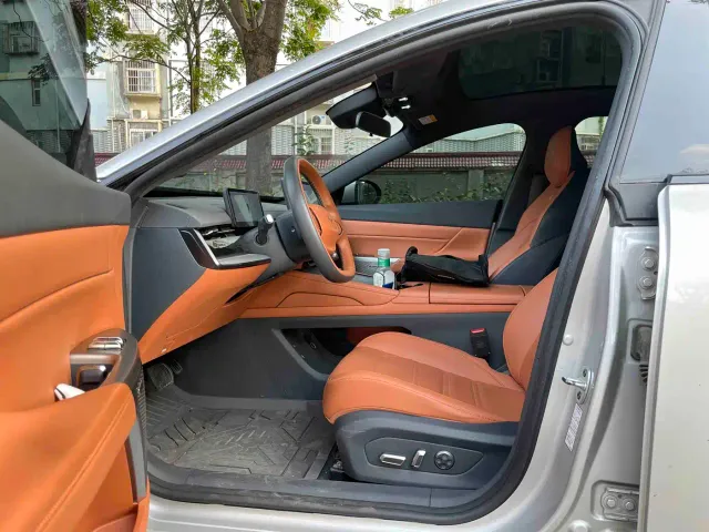 Dongfeng eπ 007 — Фото автомобиля 5