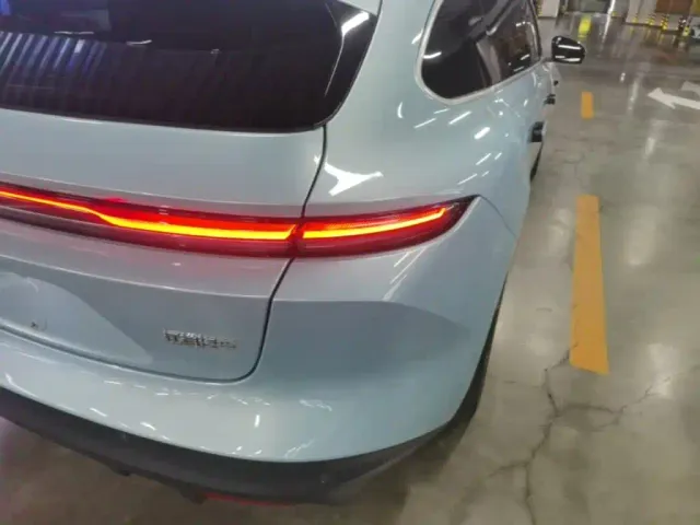 Nio ET5 — Фото автомобиля 7