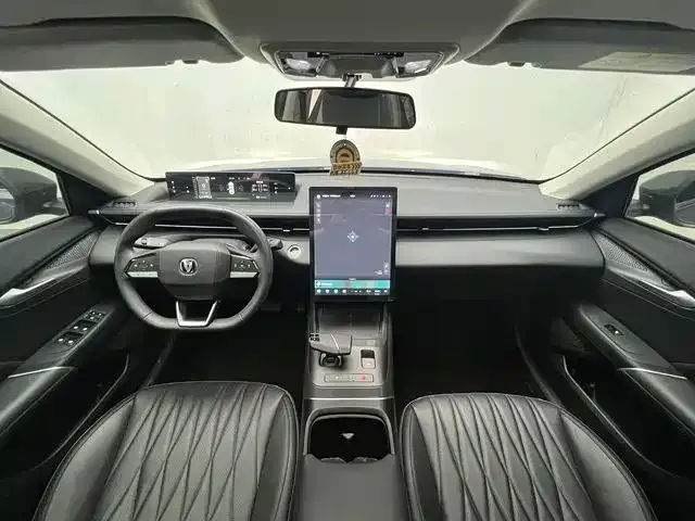 Changan Eado — Фото автомобиля 9