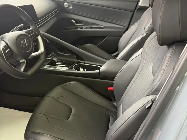 Hyundai Elantra — Фото автомобиля 11