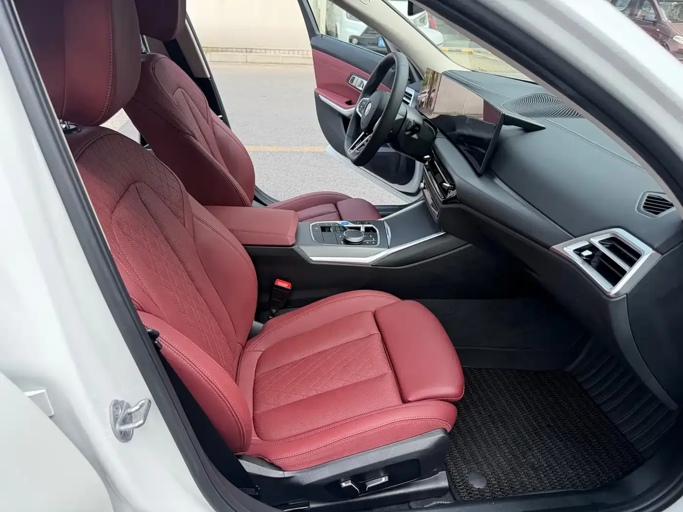 BMW BMW i3 2025 eDrive 35 L — Фото автомобиля 12
