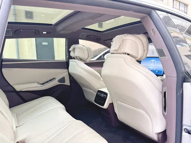 Denza Z9GT — Фото автомобиля 14