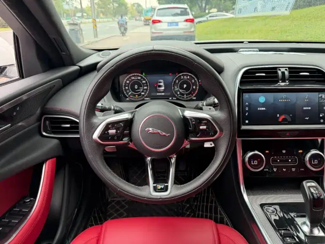 Jaguar XEL — Фото автомобиля 14