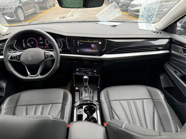 Volkswagen Passat — Фото автомобиля 12