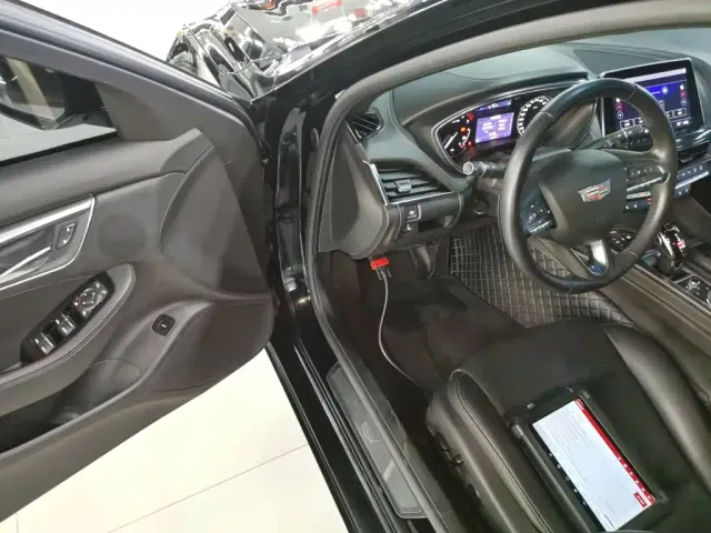Cadillac CT5 — Фото автомобиля 11