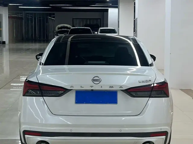 Nissan Teana — Фото автомобиля 5