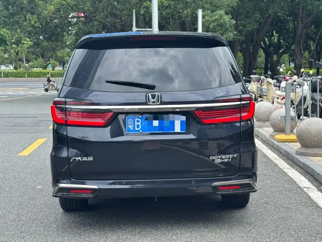 Honda Odyssey — Фото автомобиля 11