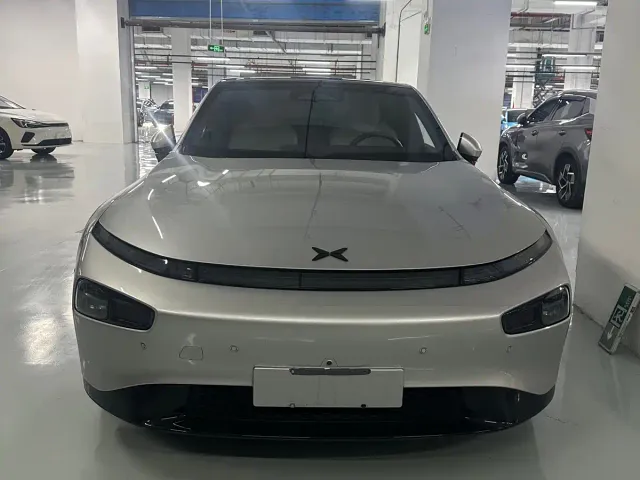 Xpeng P7 — Фото автомобиля 2