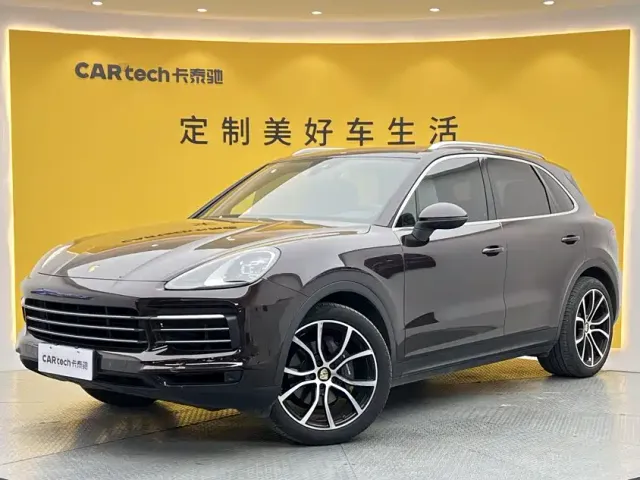 Porsche Cayenne — Фото автомобиля 12