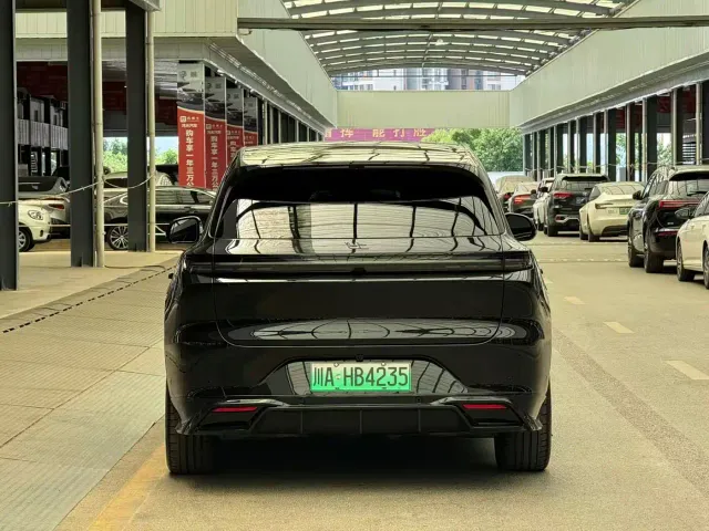 Li Auto L6 — Фото автомобиля 10
