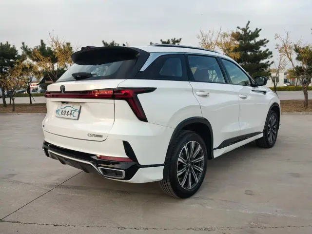Changan CS75 Plus — Фото автомобиля 3